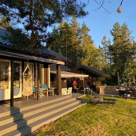 Norwegian Vibes With View In Vegarshei *