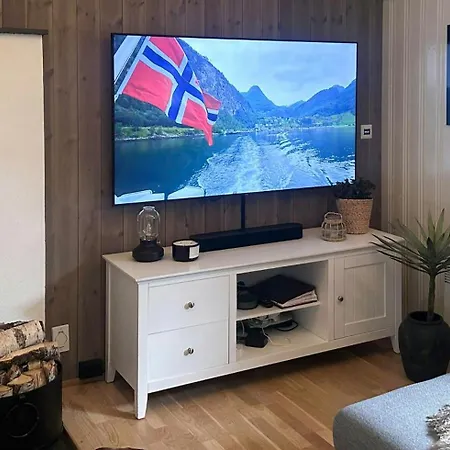 Norwegian Vibes With View In Vegarshei