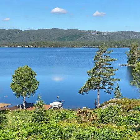 Norwegian Vibes With View In Vegarshei Semesterbostad