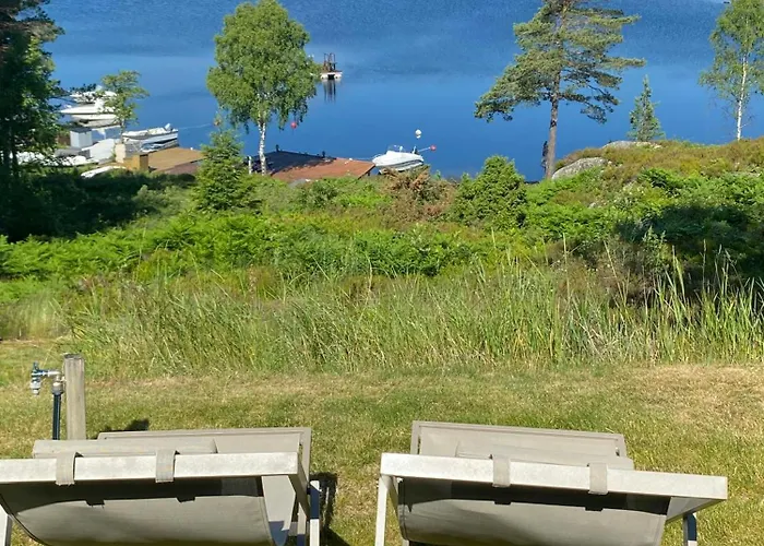 Norwegian Vibes With View In Vegarshei *